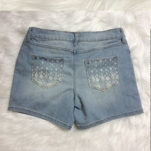 Bit & Bridle shorts. CUTE pattern. Size 4
